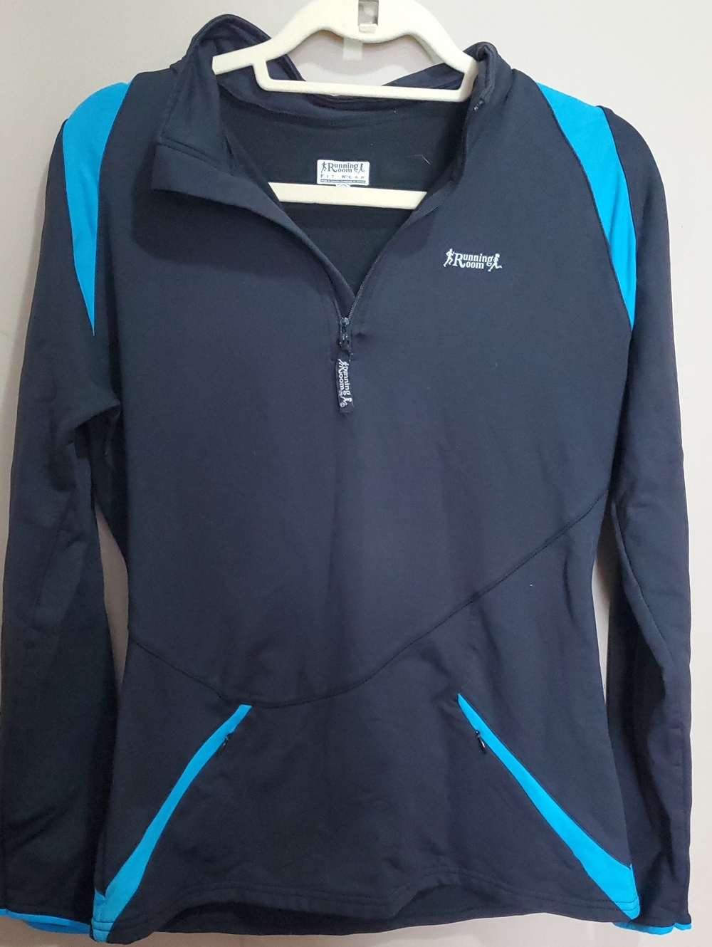 Running Room Black & Teal Half-Zip Pullover Size Large